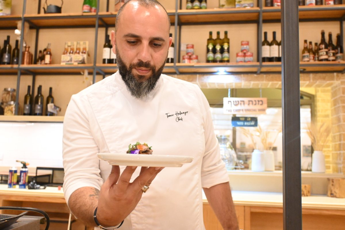 תומר חקזנר השף הראשי של מלון גליליון צילום עידן ביטון