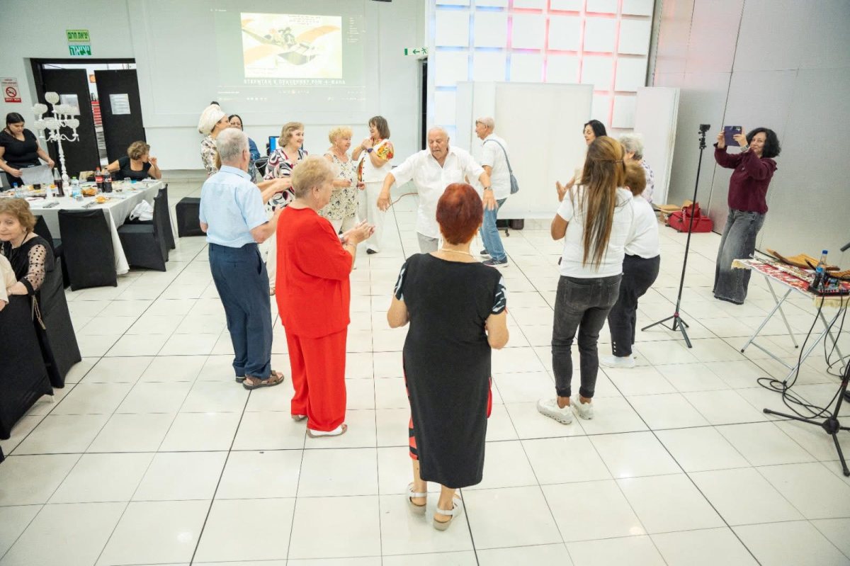 גימיניט הפקות