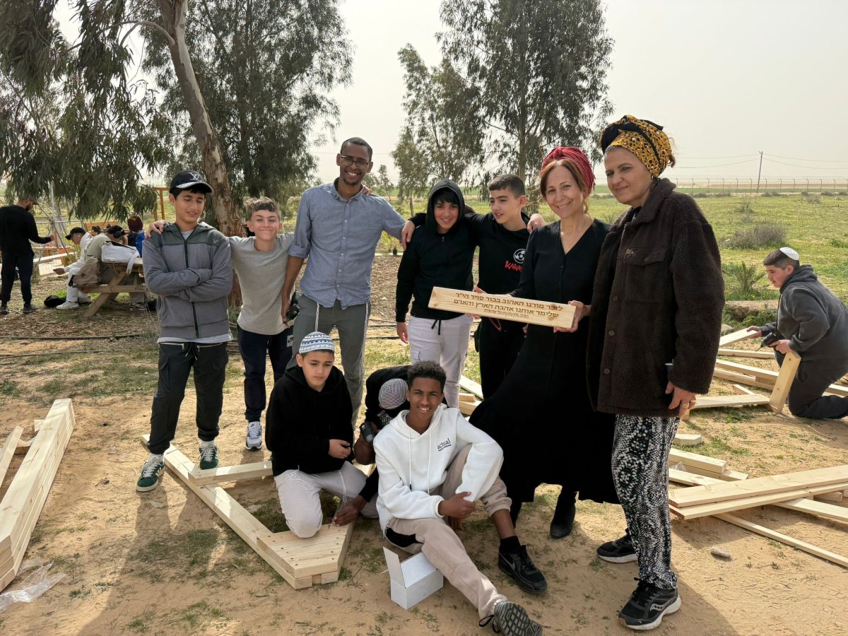 דוברות אמית 