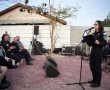 אמש באופקים: תושבי שכונת ''מישור הגפן'' הצדיעו לשוטרים שנפלו בשמירה על העיר