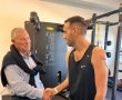 מלח הארץ: הקצין שהתעורר אחרי ששמע את בתו, החל בשיקום ומצפה לשוב ללחימה