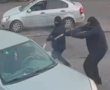 קשה לצפייה: רעולי פנים מתקרבים אל הרכב ומרססים עשרות כדורים